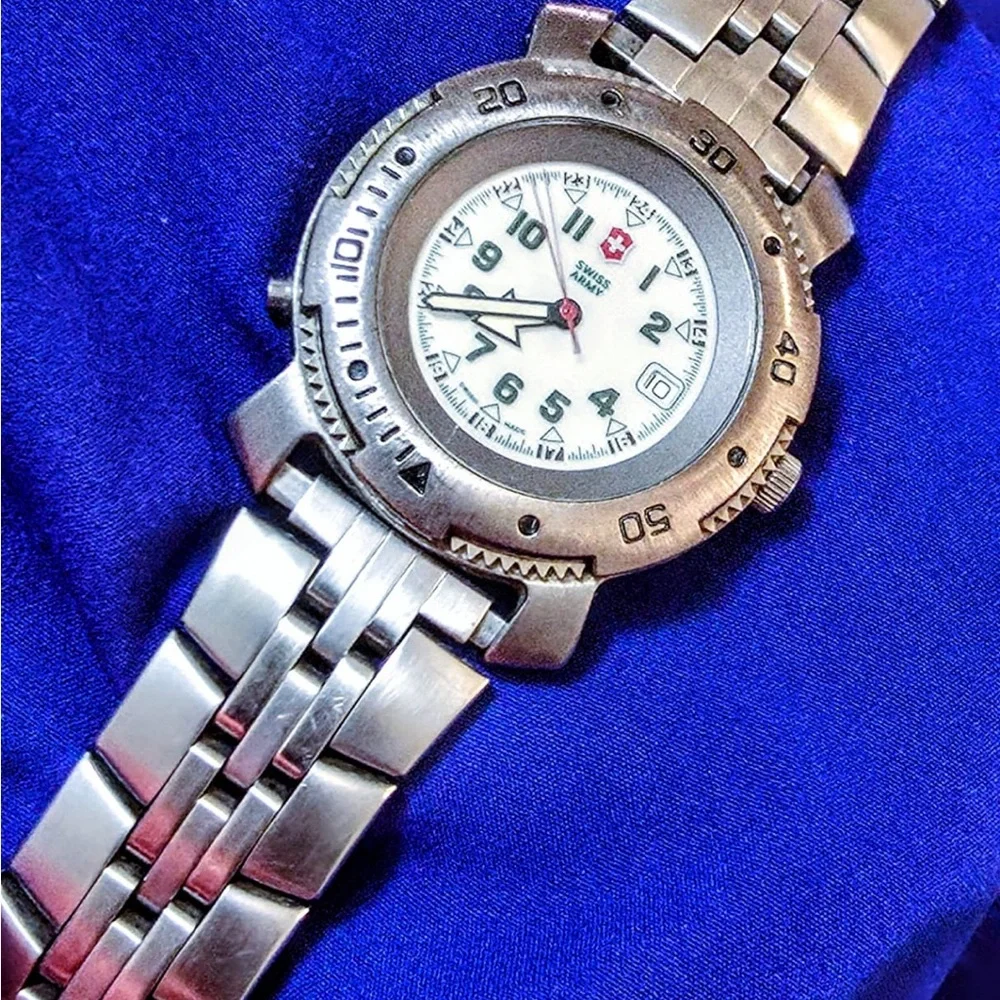Swiss Army Indiglo Collectible Vintage Mens Watch 40mm
